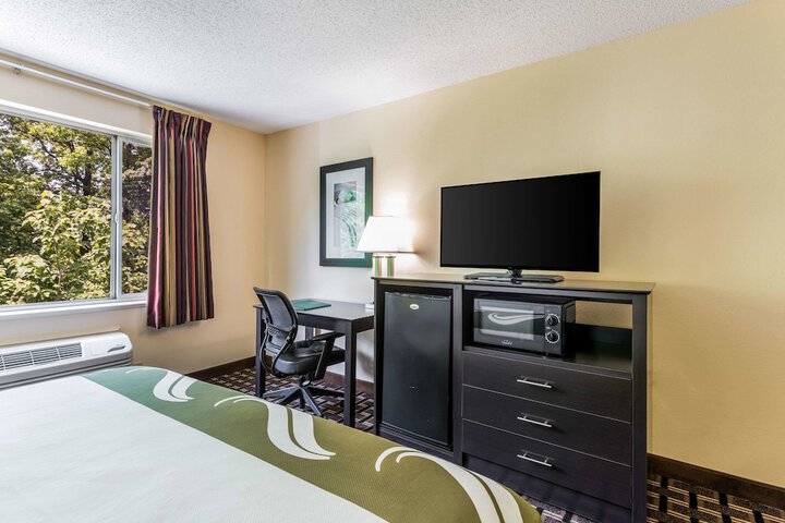 Room 15 of 28