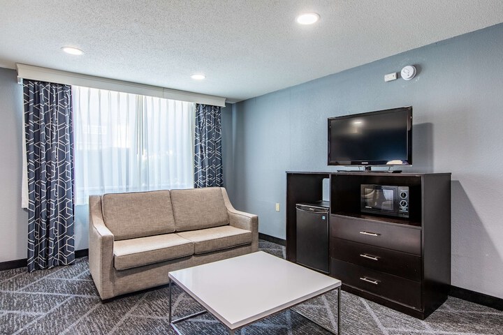 Room 40 of 72