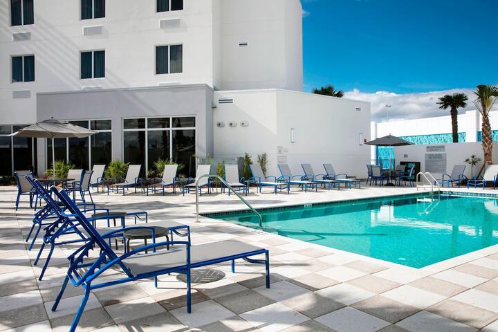 Fairfield Inn & Suites by Marriott Daytona Beach Speedway / Airport
