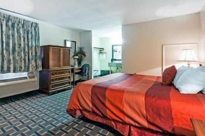 Room 9 of 19