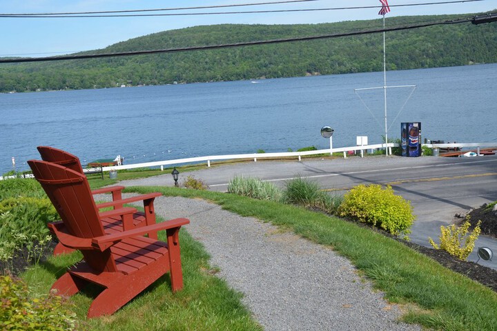 Lake View Motel