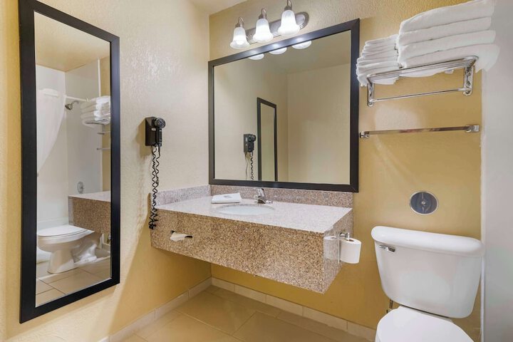 Best Western Green Bay Inn Conference Center