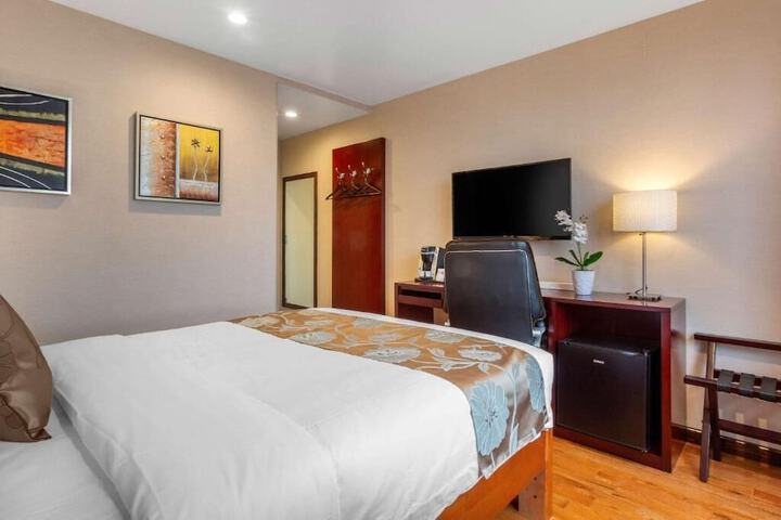 Room 20 of 35