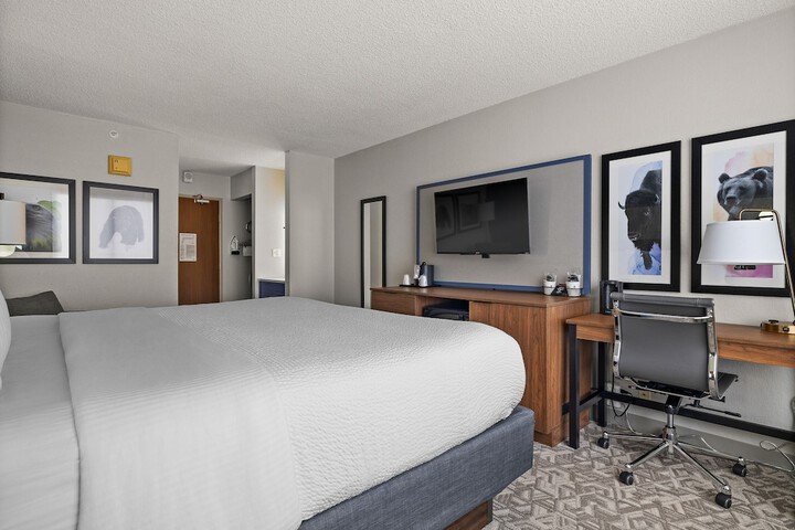 Room 33 of 46