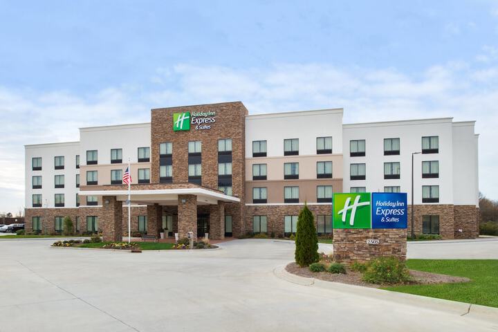 Holiday Inn Express & Suites Monroe by IHG