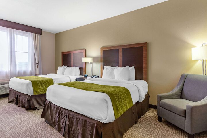 Comfort Inn & Suites Lakeside