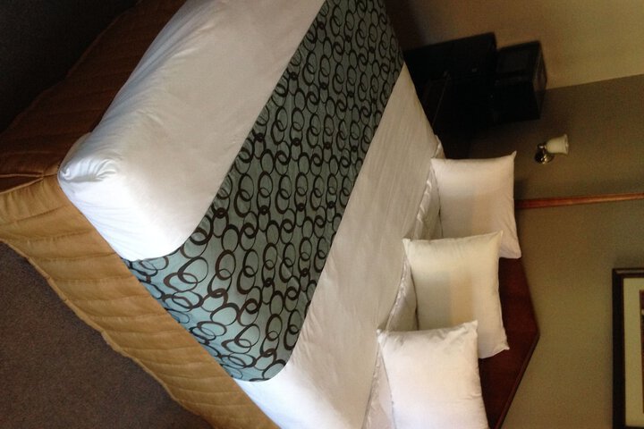 Room 32 of 35