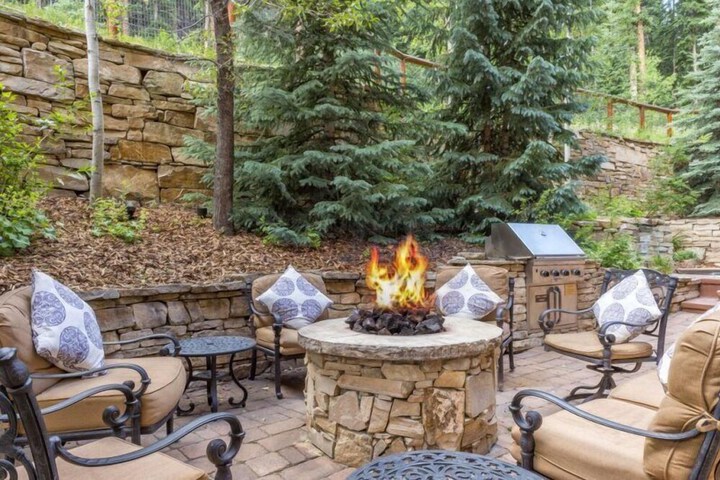 Premier 2 Bedroom Ski in Ski out Vacation Rental at the Timbers With the Best Access to Skiing in Keystone