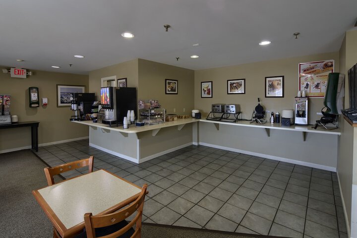 Breakfast/Coffee Service 38 of 45