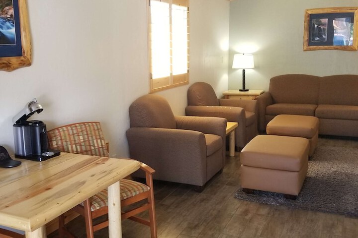 Room 27 of 37