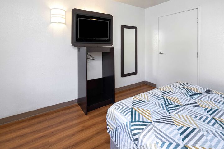 Room 13 of 25