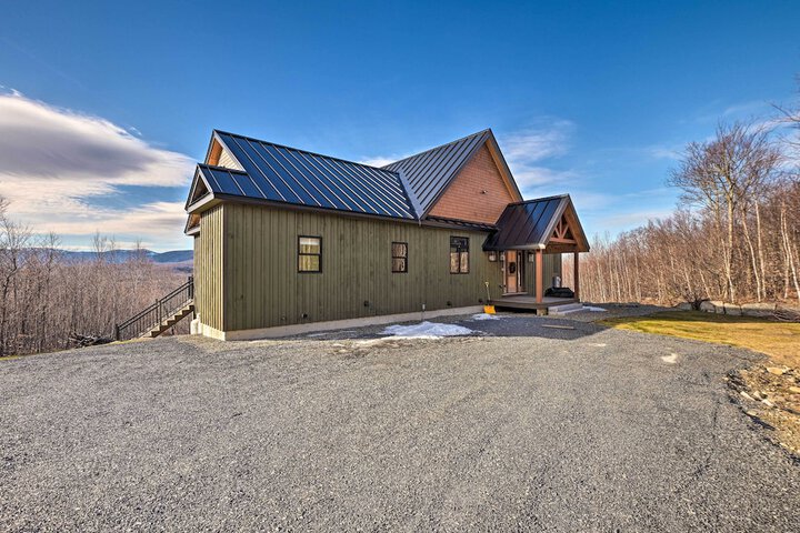 Secluded Kingfield Abode w / Idyllic Mtn Views