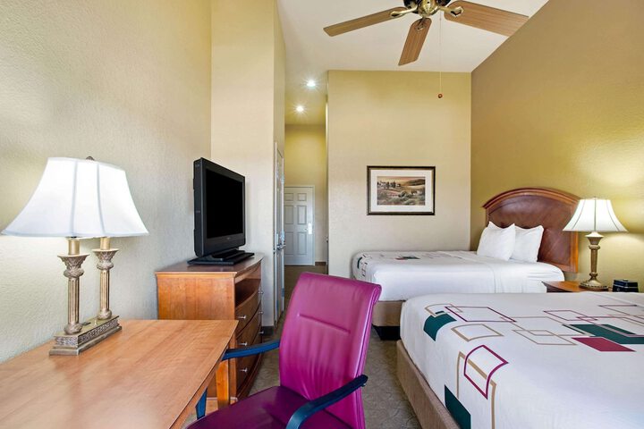 Room 52 of 100