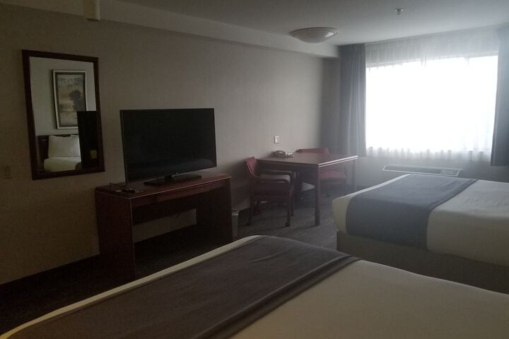 Room 9 of 24