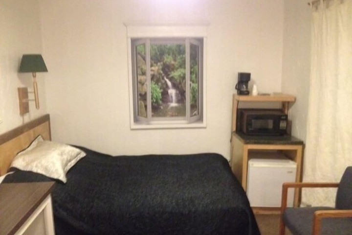 Room 17 of 44
