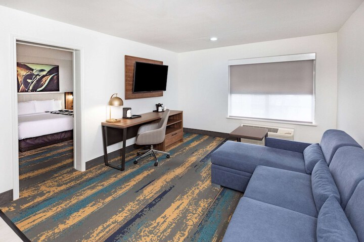 Room 10 of 47