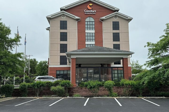 Comfort Inn & Suites Lexington Park near Pax River