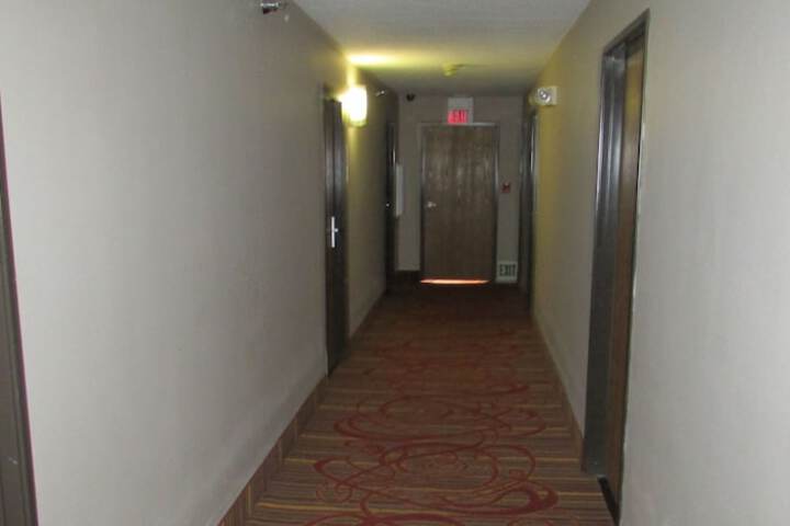 Ballroom/Hall 33 of 35