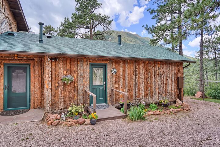 Rocky Mountain Lodge