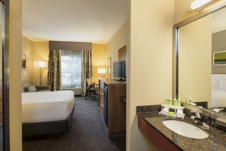 Holiday Inn Express & Suites Sherwood Park-Edmonton Area by IHG