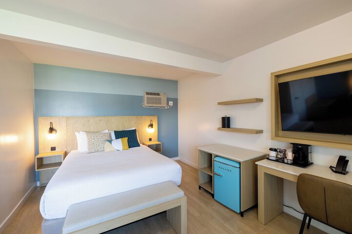Room 34 of 63