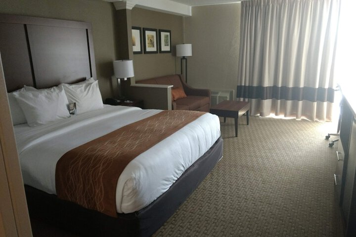 Room 17 of 37
