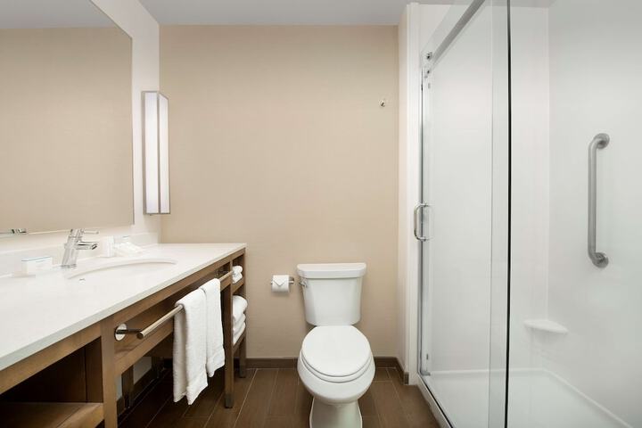 Room 16 of 48