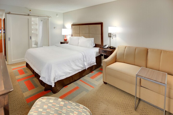 Room 17 of 24