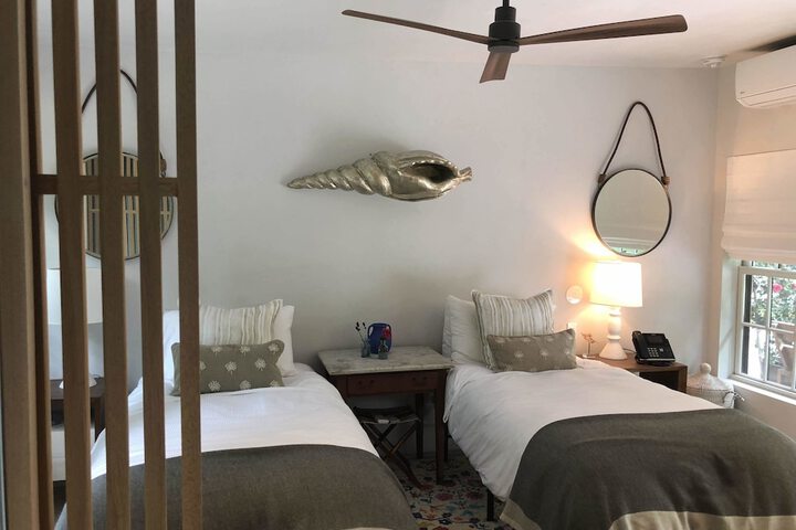 Room 12 of 25
