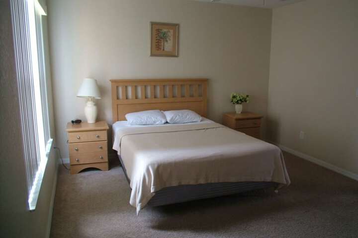Room 9 of 18