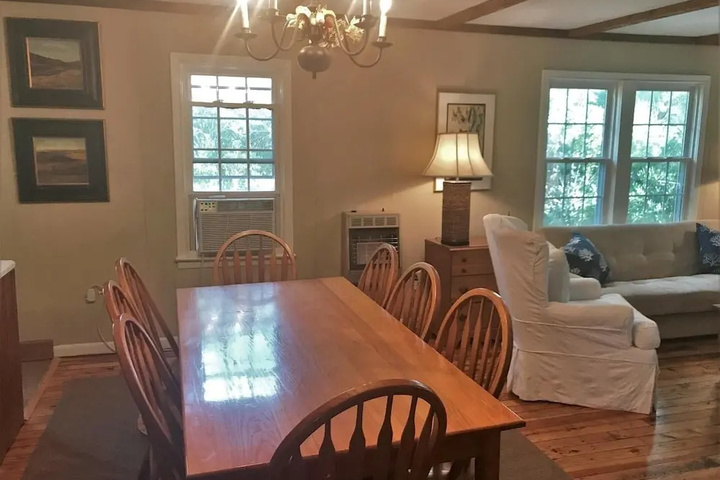 Decked Out 4 Br Home