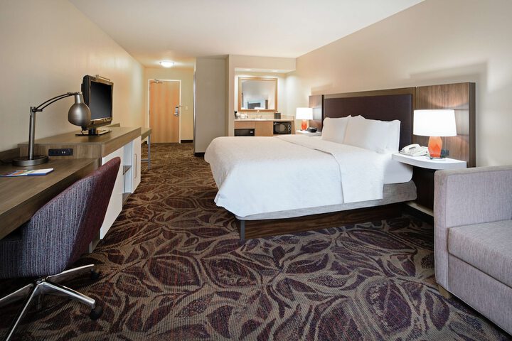 Room 17 of 40