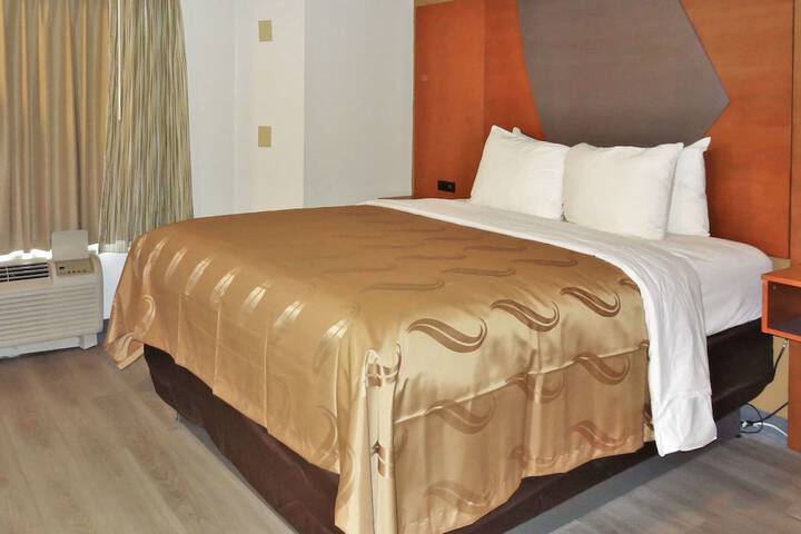 Room 19 of 28