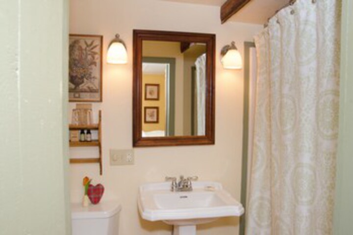 Olde Rhinebeck Inn c. 1745