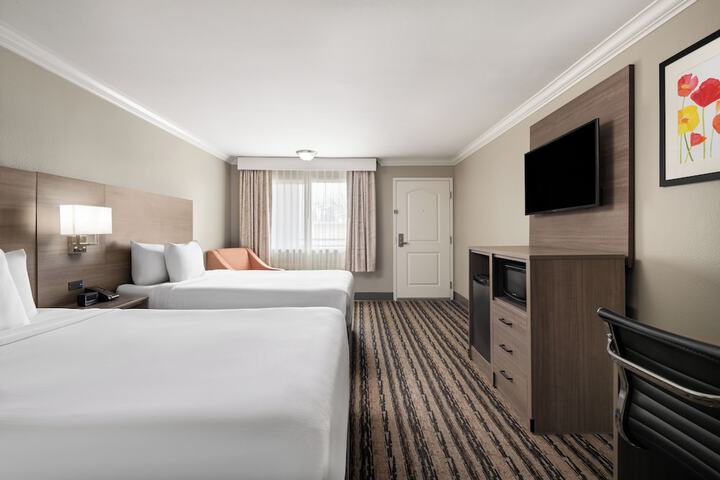 Room 10 of 30
