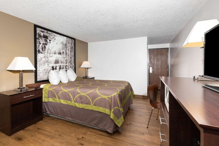 Room 20 of 27