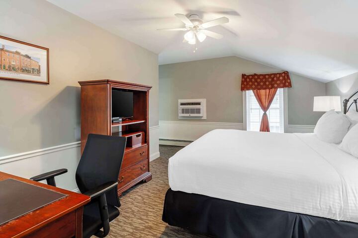 Room 32 of 96