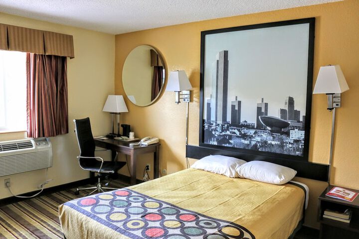 Room 54 of 66