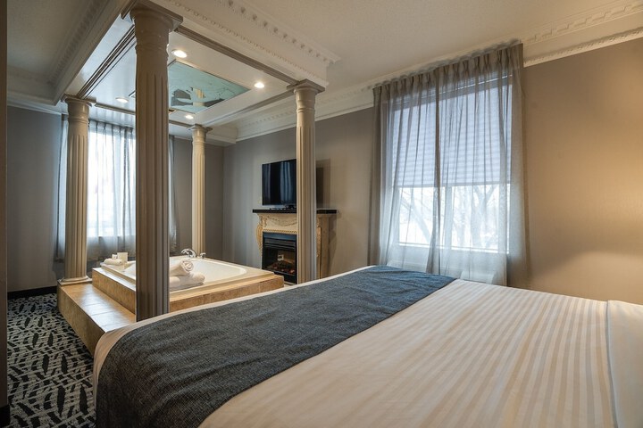 Room 33 of 78
