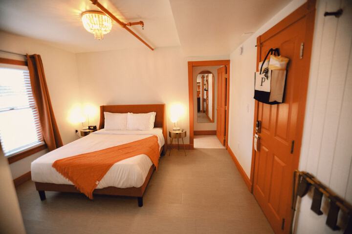 Room 104 of 126