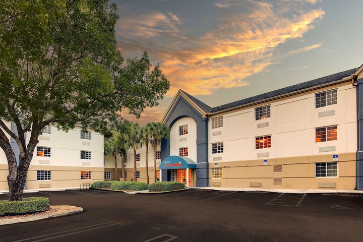 Hotel 2 of 49