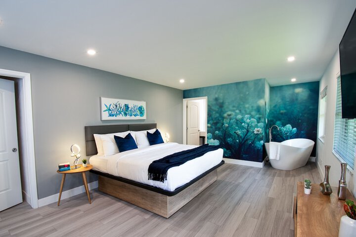 Room 52 of 85
