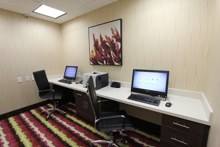 Hampton Inn & Suites Dallas Market Center