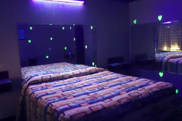 Room 33 of 35