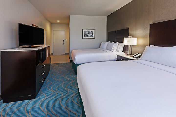 Room 9 of 28