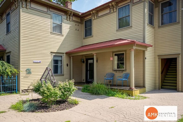 Lake Life Getaway - Condo Near Downtown