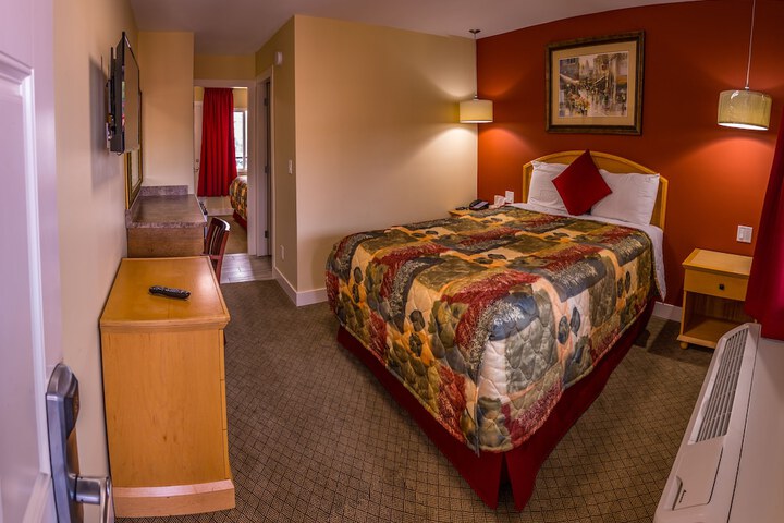 Room 32 of 69