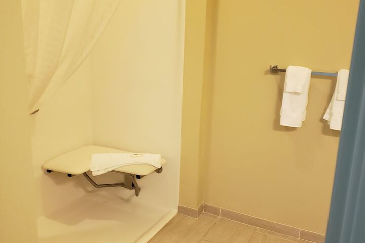 Cobblestone Hotel & Suites - Jefferson