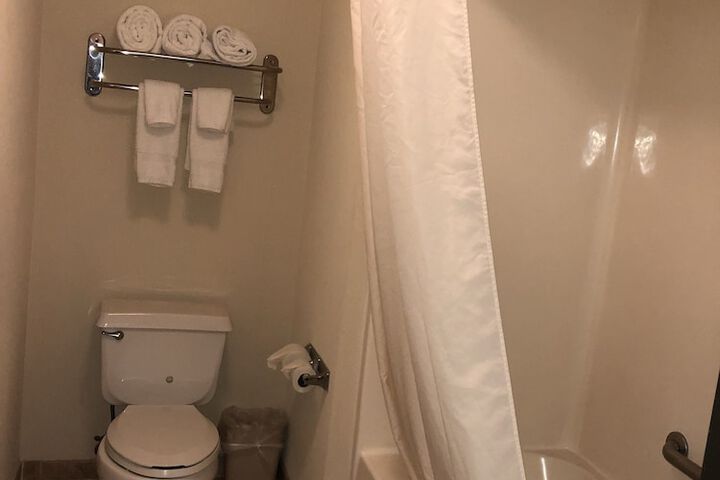 Room 8 of 22