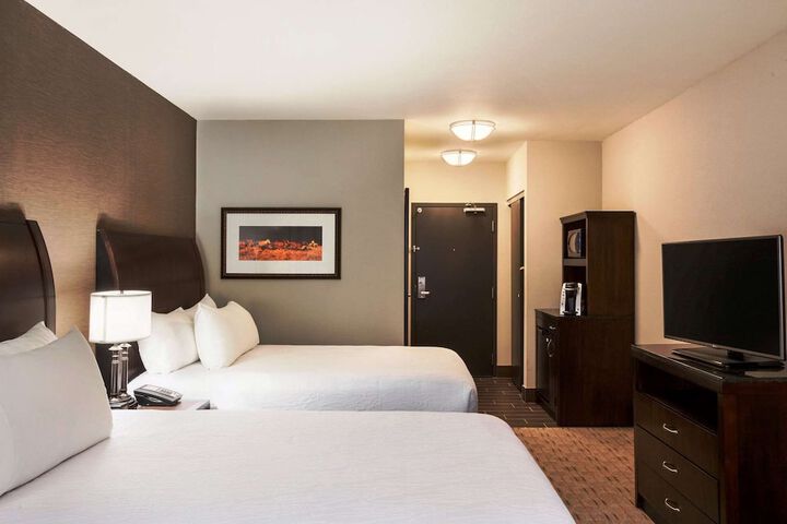 Room 15 of 34